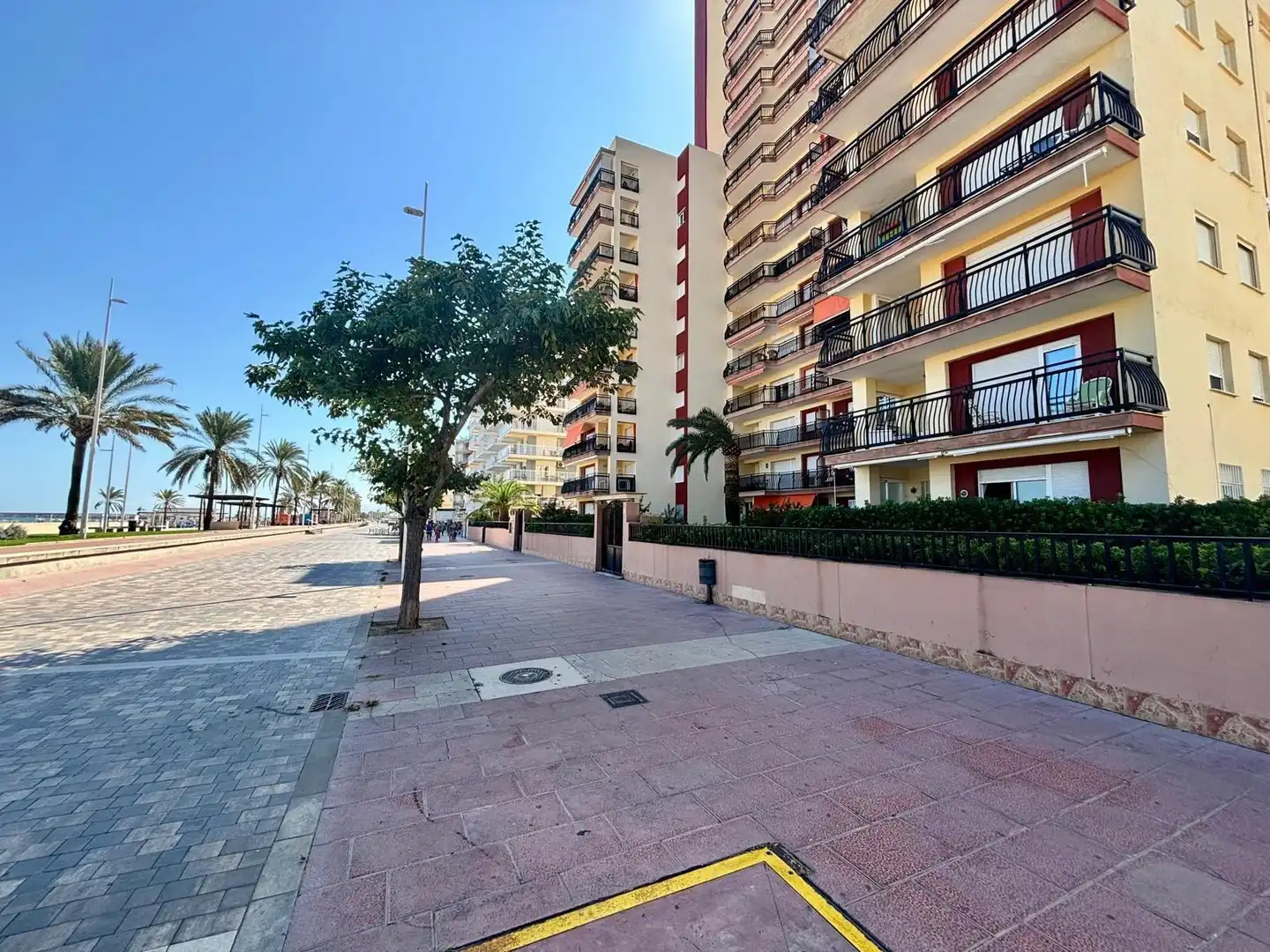 Vista exterior de Apartament en venda en Gandia amb Aire condicionat, Jardí privat i Terrassa