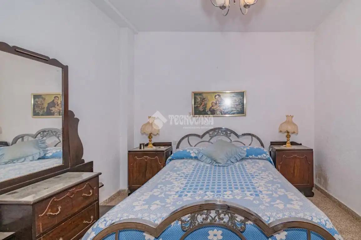Habitación de Piso en venta en Lucena con Aire acondicionado y Amueblado