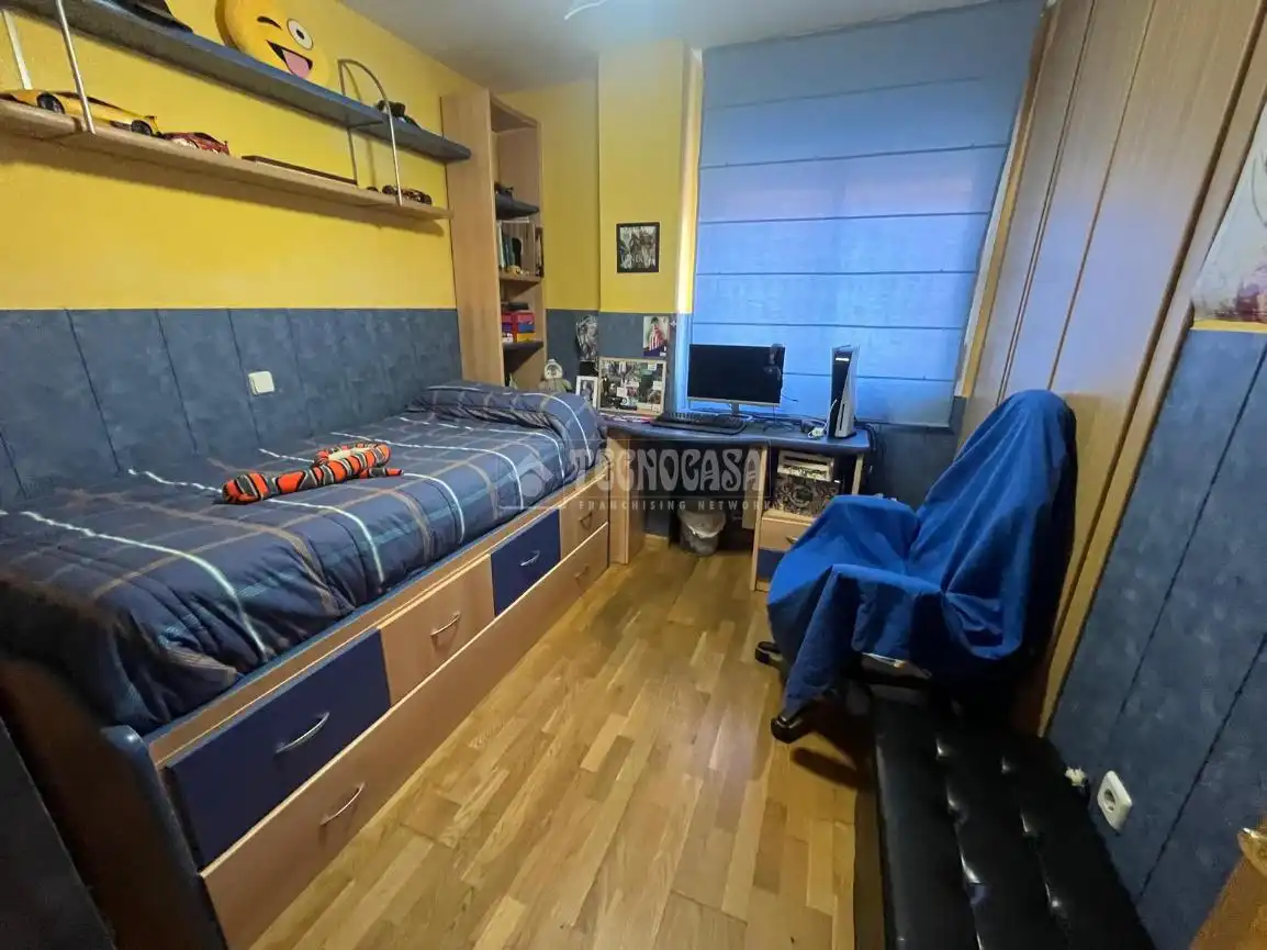 Habitación de Piso en venta en Humanes de Madrid con Calefacción, Trastero y Balcón