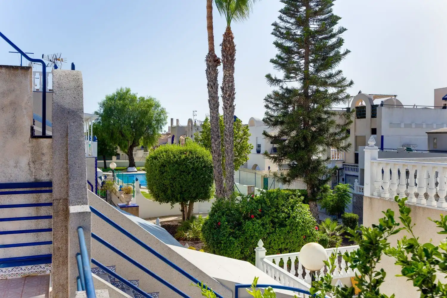 Terrassa de Casa adosada en venda en Torrevieja amb Terrassa, Moblat i Piscina comunitària