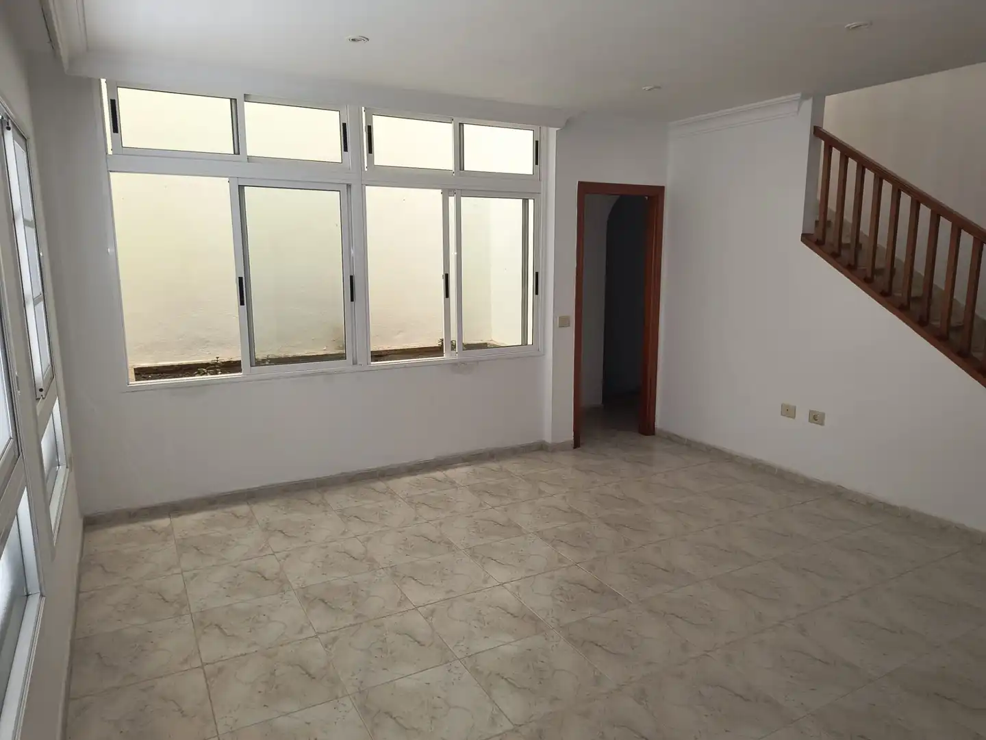Einfamilien-Reihenhaus zum Verkauf in Puerto de la Cruz mit Abstellraum, Ofen und Balkon