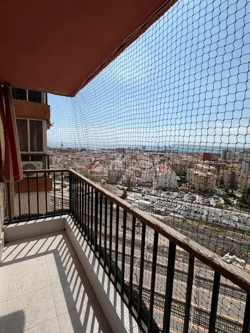 Terraza de Piso en venta en Alicante / Alacant con Balcón