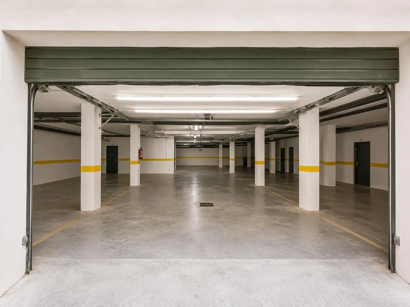 Parking de Ático en venta en Chipiona con Aire acondicionado, Calefacción y Jardín privado