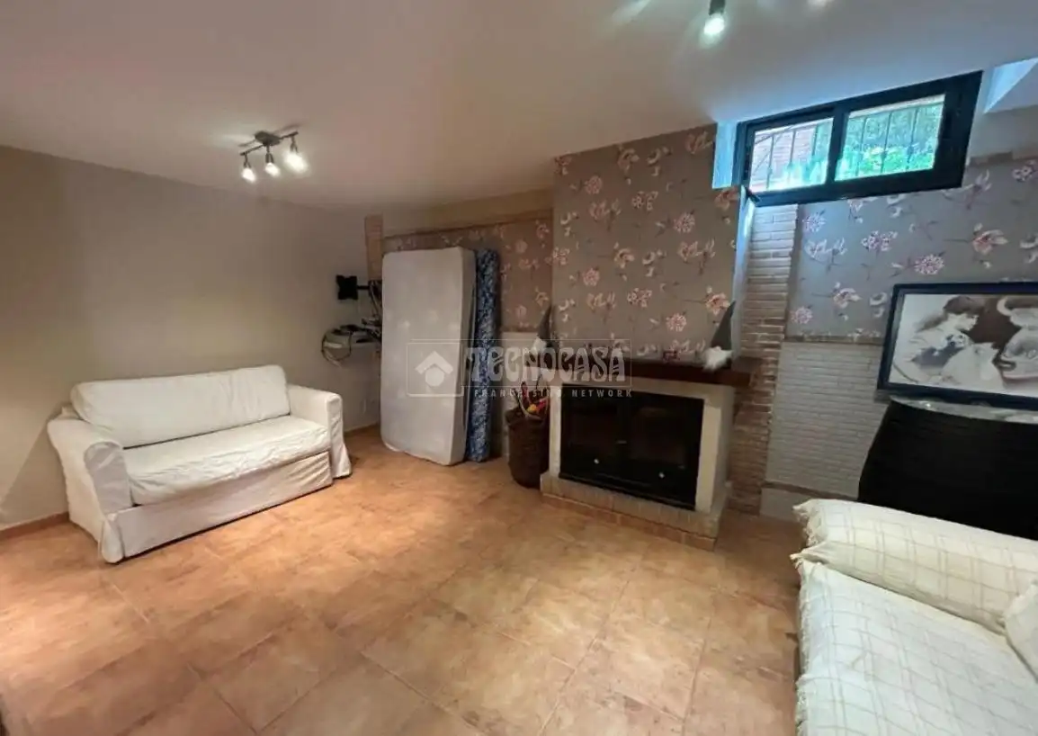 Casa adosada en venta en Baeza con Aire acondicionado, Calefacción y Piscina