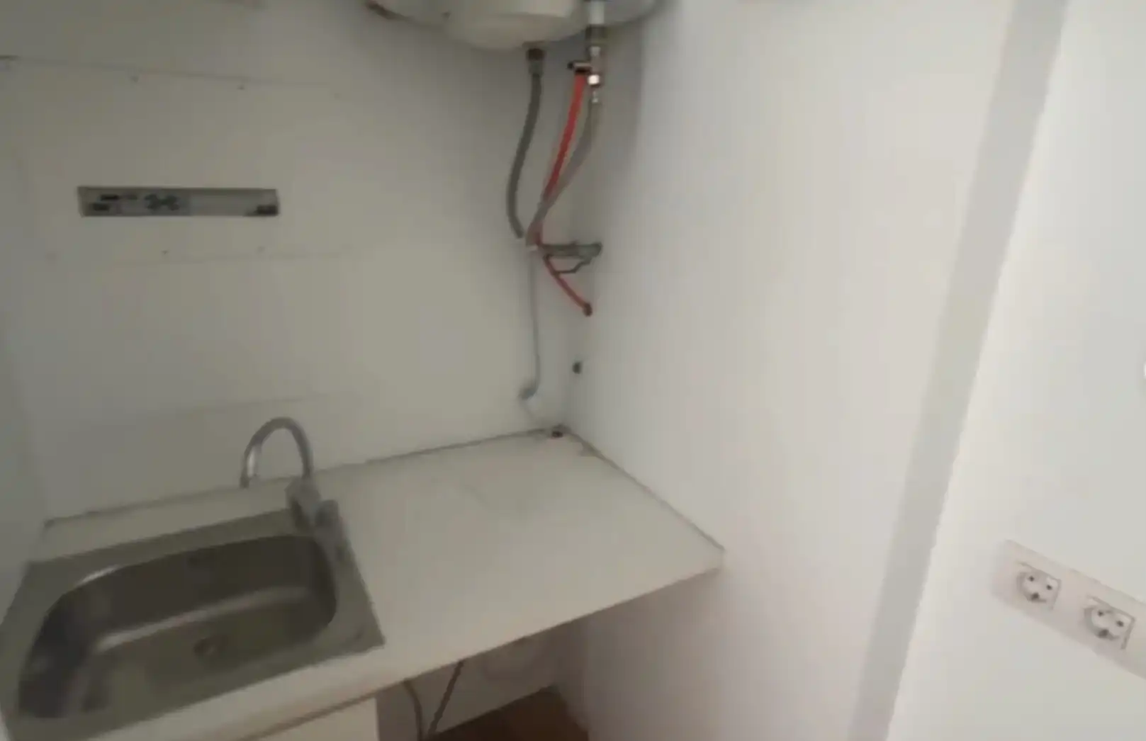 Küche von Wohnung zum Verkauf in A Coruña Capital  mit Ofen