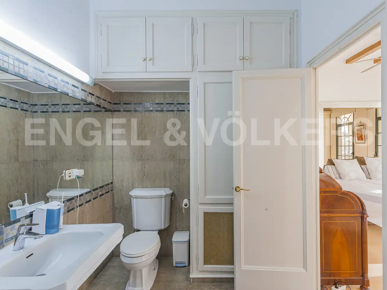 Bathroom of Houses for sale in El Masnou  with Heating, Terrace and Storage room