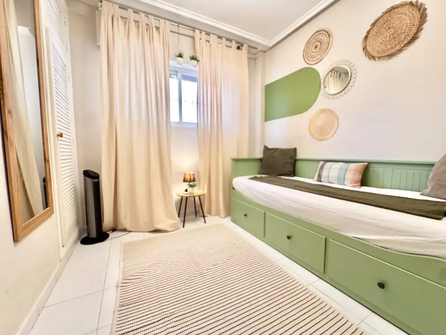 Bedroom of Flat for rent in Torrevieja  with Air Conditioner, Heating and Swimming Pool