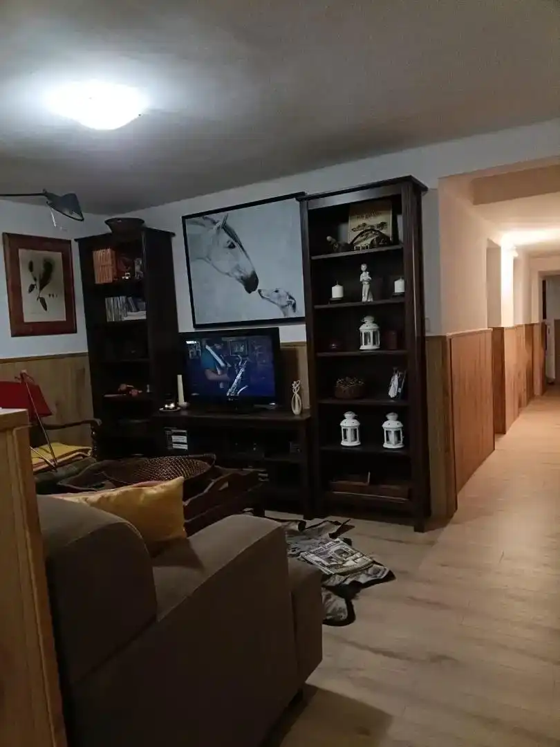 Sala d'estar de Planta baixa en venda en Madrigal de las Altas Torres amb Parquet i Moblat