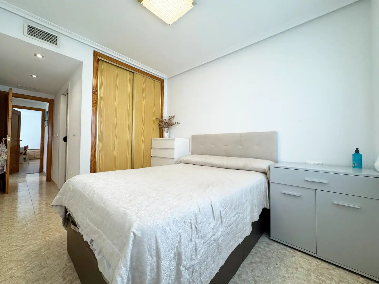 Habitación de Casa adosada en venta en Murcia con Aire acondicionado, Jardín privado y Terraza