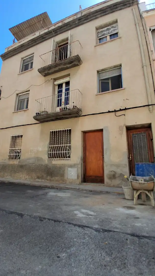 Vista exterior de Casa adosada en venda en Móra la Nova amb Calefacció, Terrassa i Moblat