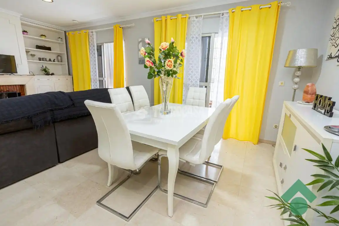 Comedor de Piso en venta en Algeciras con Terraza y Balcón