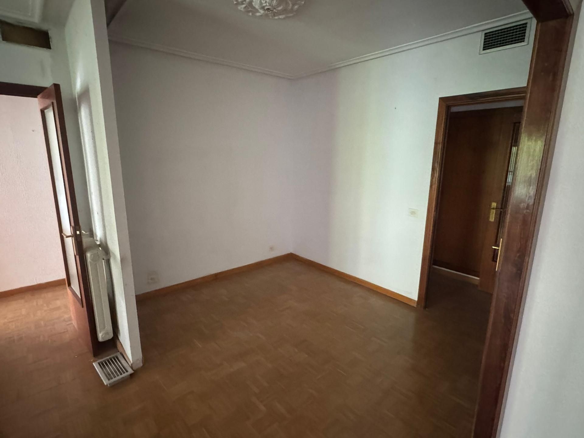 Bedroom of Flat for sale in Cáceres Capital  with Air Conditioner and Balcony