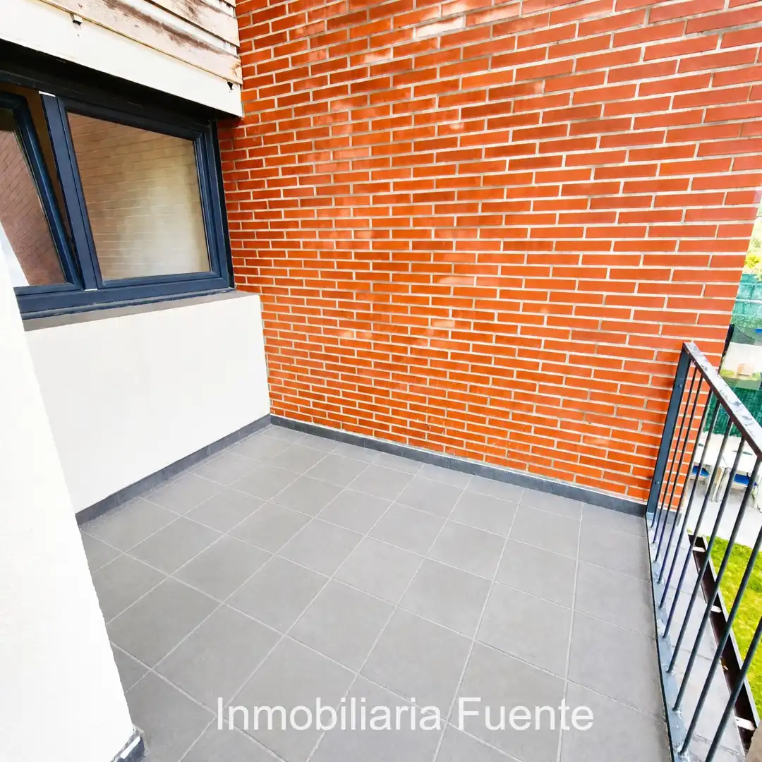 Terrassa de Casa adosada en venda en Sopuerta amb Calefacció, Jardí privat i Terrassa