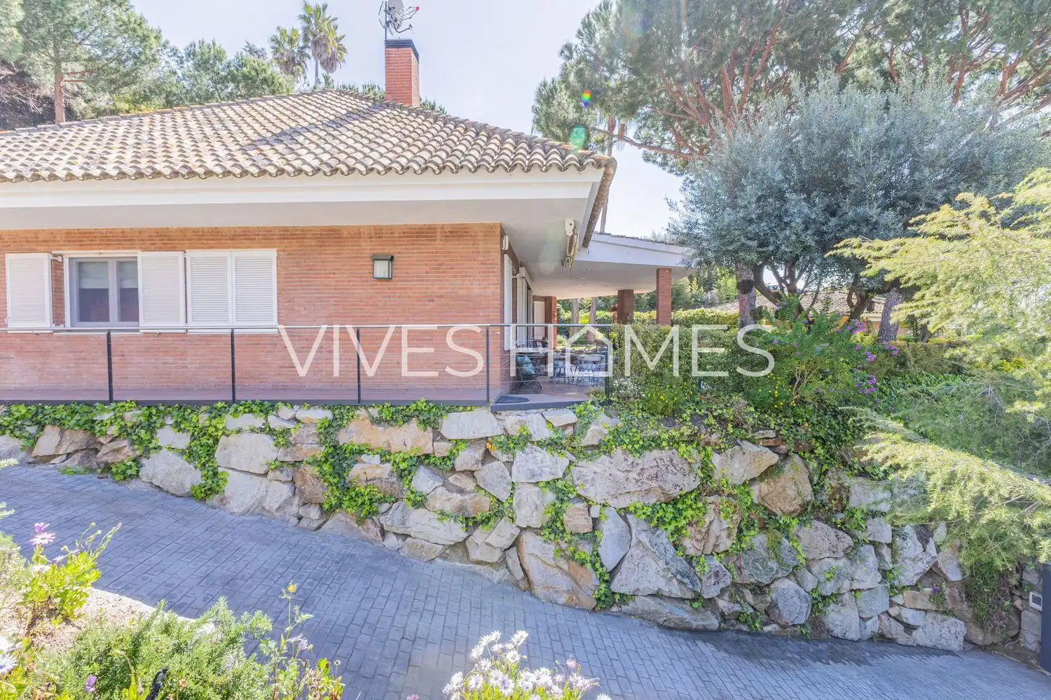 Exterior view of Houses for sale in Sant Vicenç de Montalt  with Air Conditioner, Heating and Private garden