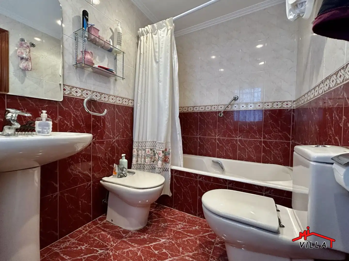 Baño de Casa o chalet en venta en Laredo con Calefacción y Amueblado
