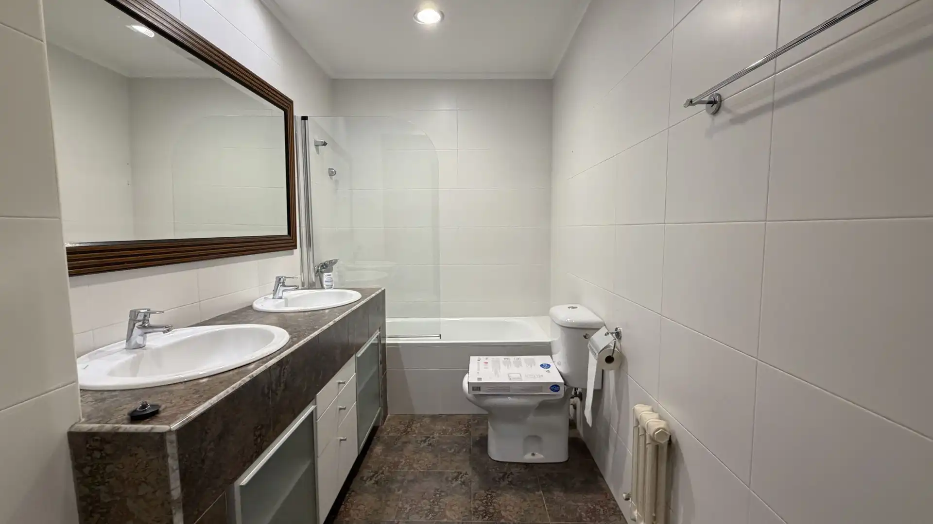 Bathroom of Flat for rent in Getxo   with Heating and Terrace