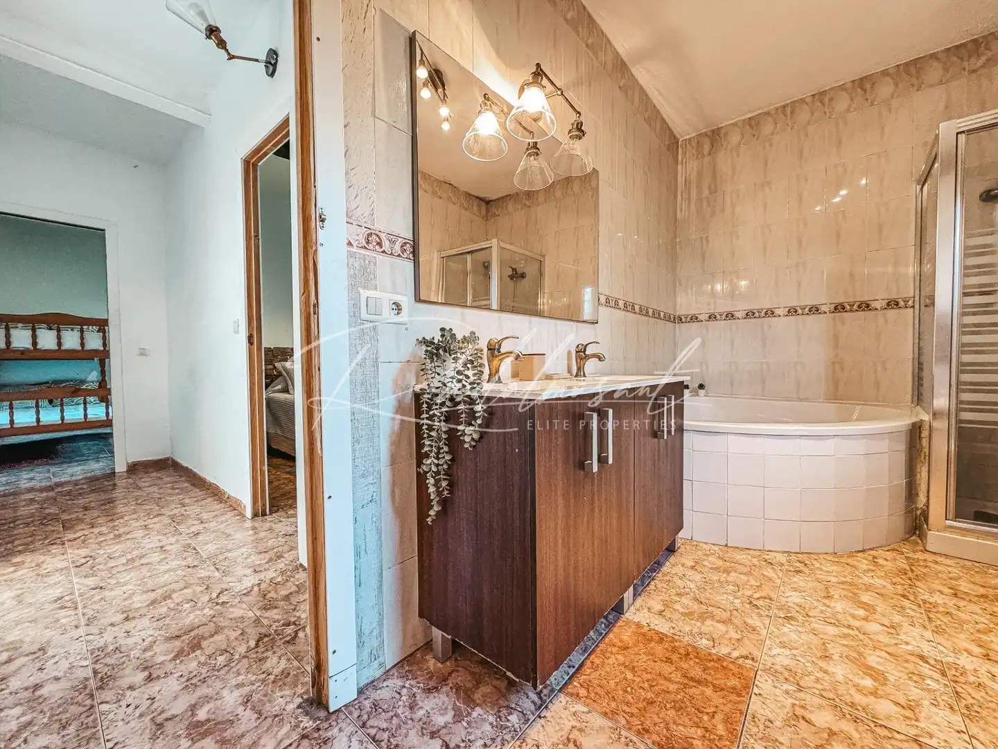 Bathroom of Houses for sale in Reus  with Air Conditioner, Swimming Pool and Furnished