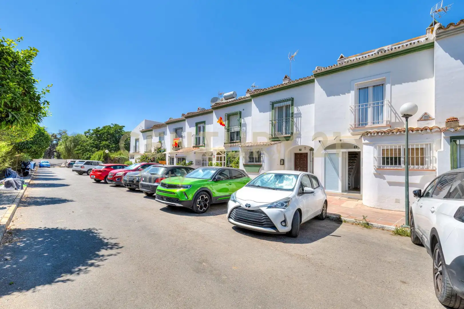 Vista exterior de Casa adosada en venda en Mijas amb Jardí privat, Forn i Rentadora