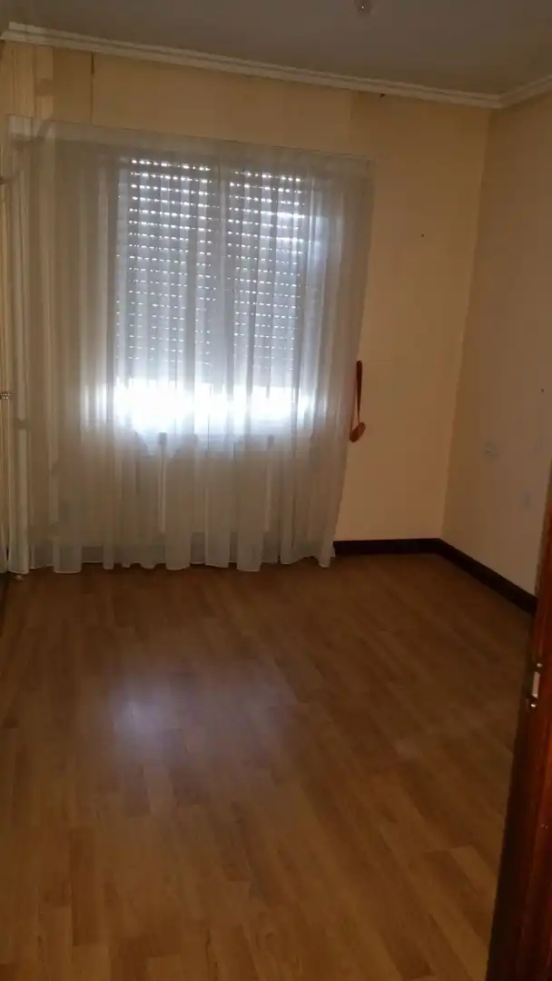 Dormitori de Casa o xalet en venda en Miranda de Ebro amb Traster