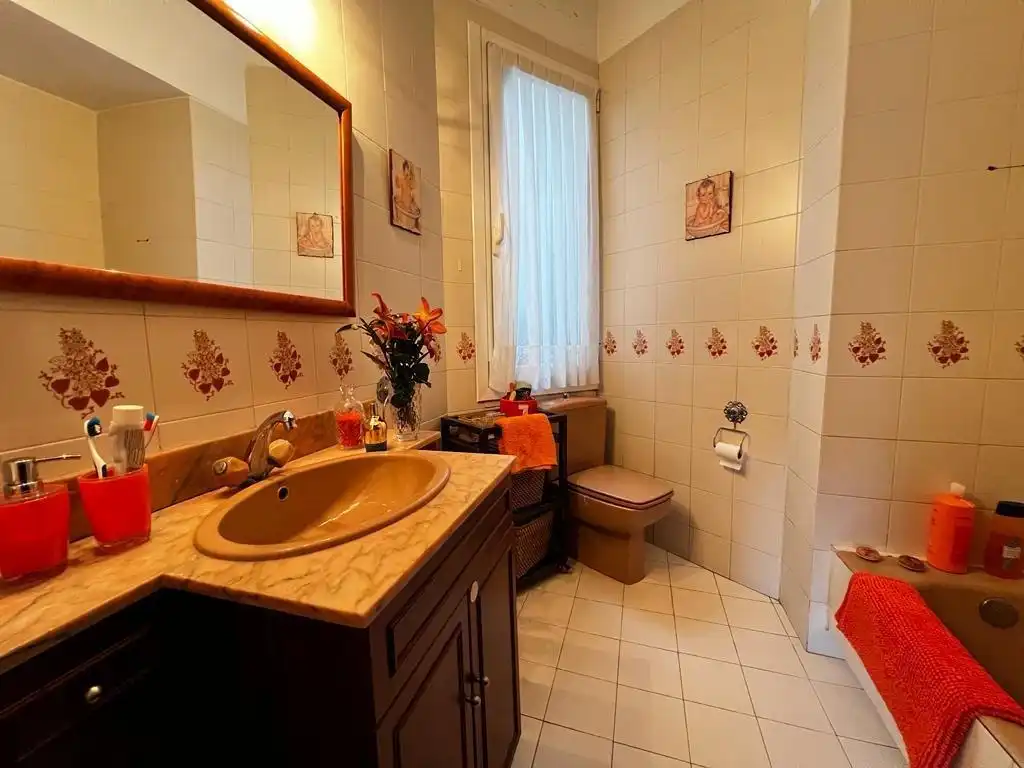 Baño de Piso de alquiler en Bilbao  con Amueblado