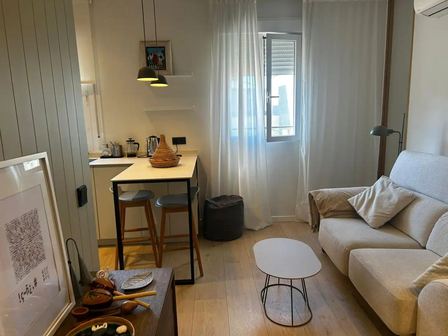 Sala d'estar de Apartament de lloguer en Madrid amb Aire condicionat, Calefacció i Moblat