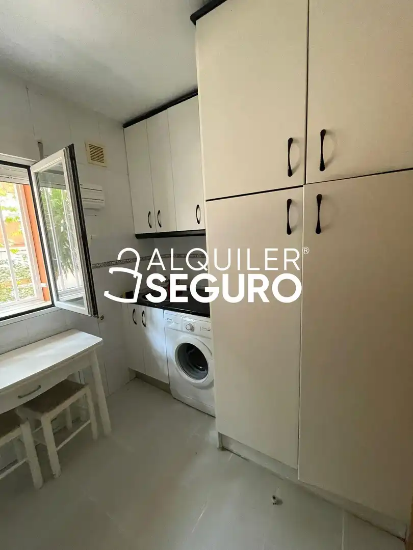 Kitchen of Flat for rent in Madrid  with Heating