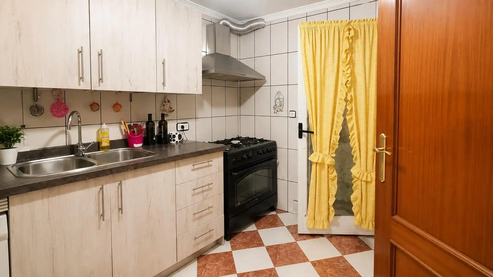 Cuina de Casa o xalet en venda en Montefrío amb Traster