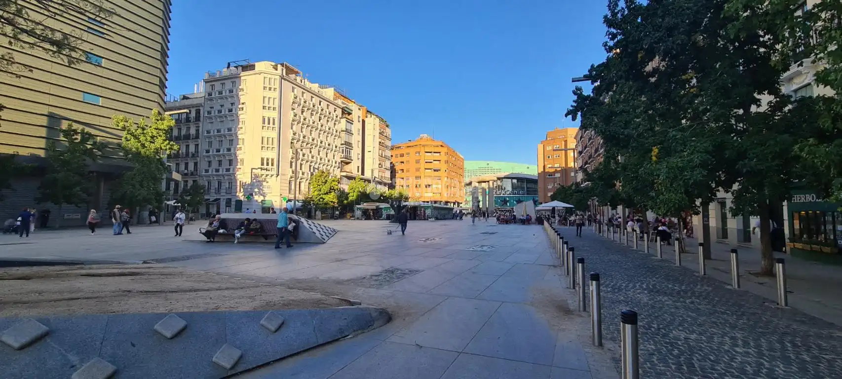 Exterior view of Garage for sale in Madrid