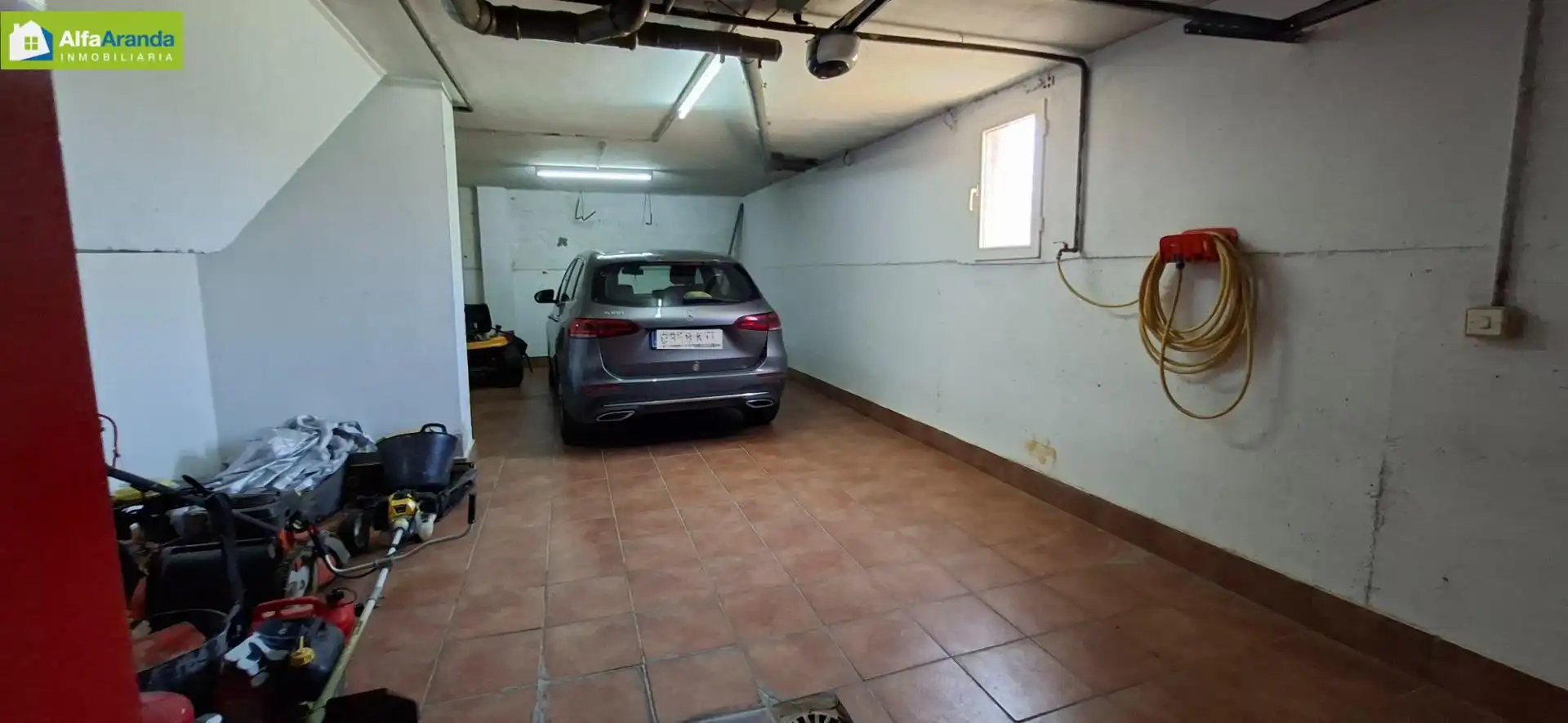 Aparcament de Casa o xalet en venda en Fuentespina amb Calefacció, Jardí privat i Parquet