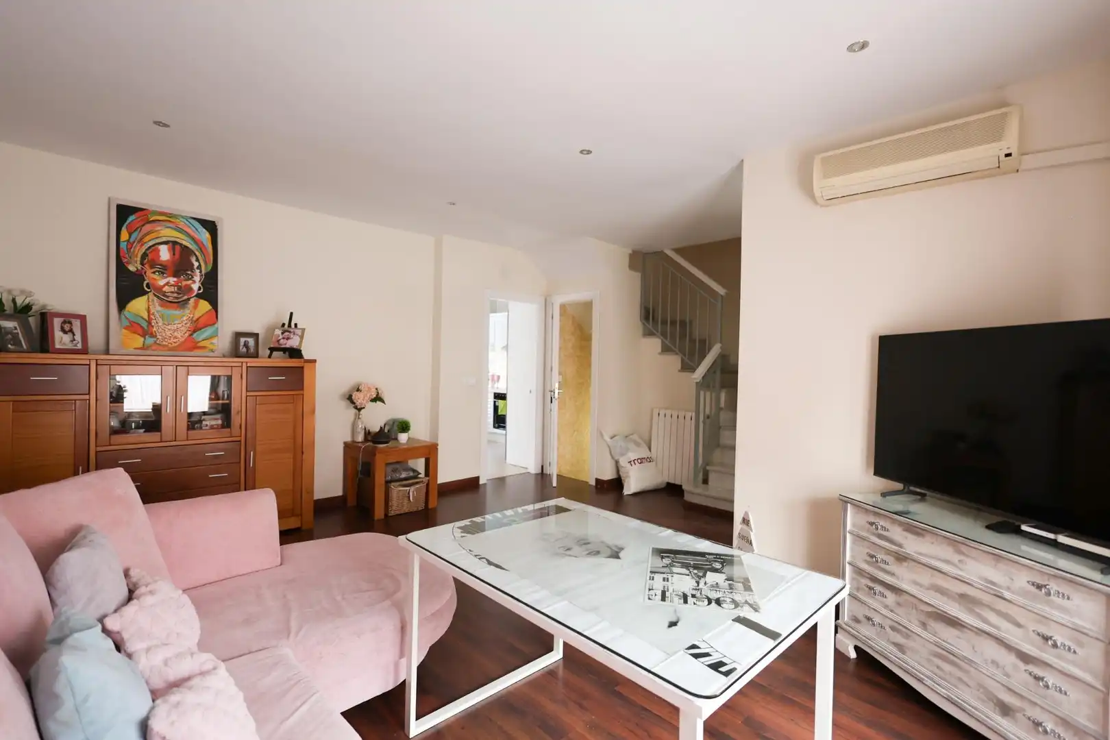 Sala d'estar de Casa adosada en venda en Cúllar Vega amb Calefacció, Jardí privat i Terrassa