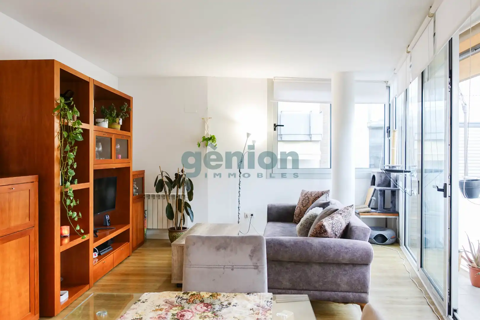 Living room of Flat for sale in Girona  with Air Conditioner, Heating and Storage room