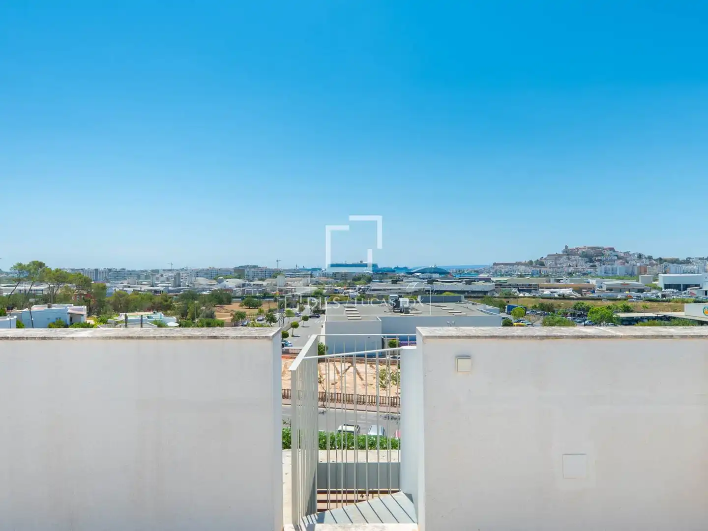 Vista exterior de Piso en venta en Santa Eulària des Riu con Aire acondicionado, Calefacción y Terraza