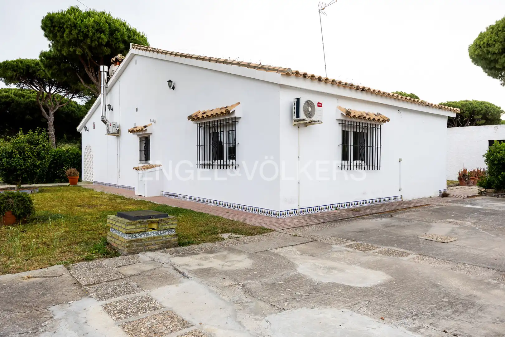 Exterior view of Houses for sale in Chiclana de la Frontera  with Air Conditioner, Heating and Private garden