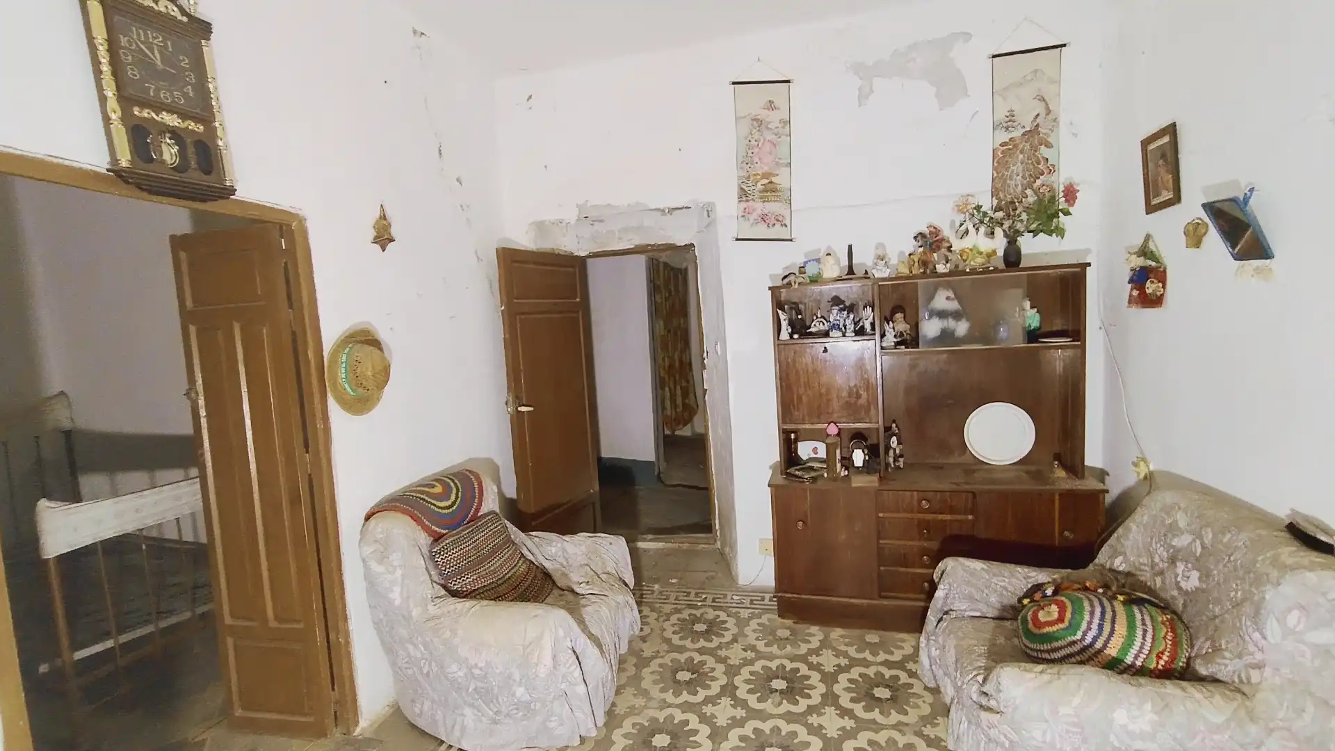Sala de estar de Casa adosada en venta en Turón con Jardín privado