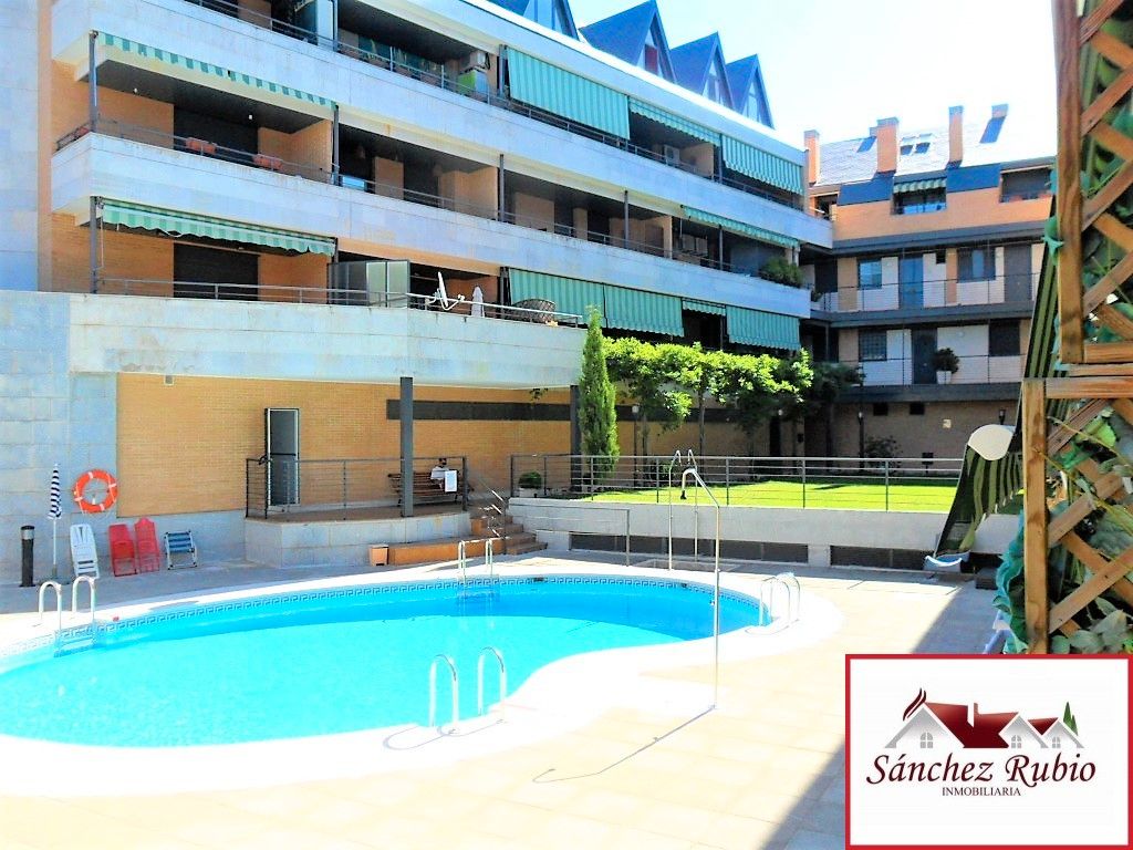 Piscina de Piso de alquiler en Torrelodones con Aire acondicionado, Calefacción y Parquet
