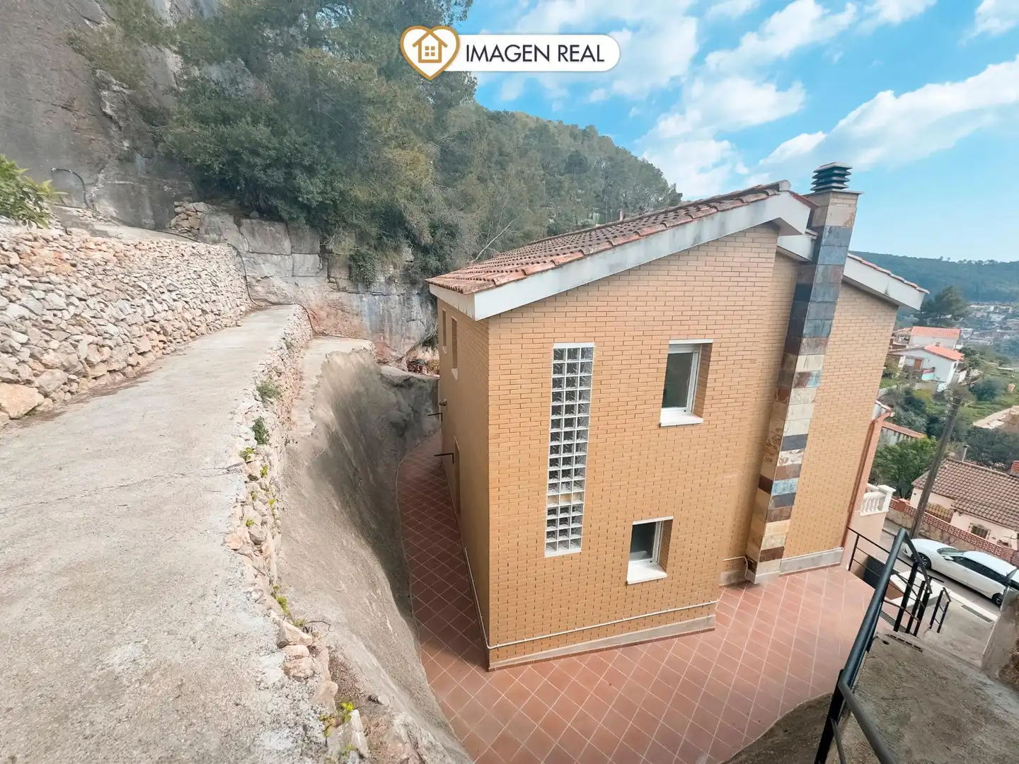 Vista exterior de Casa o chalet en venta en Vallirana con Aire acondicionado, Calefacción y Jardín privado