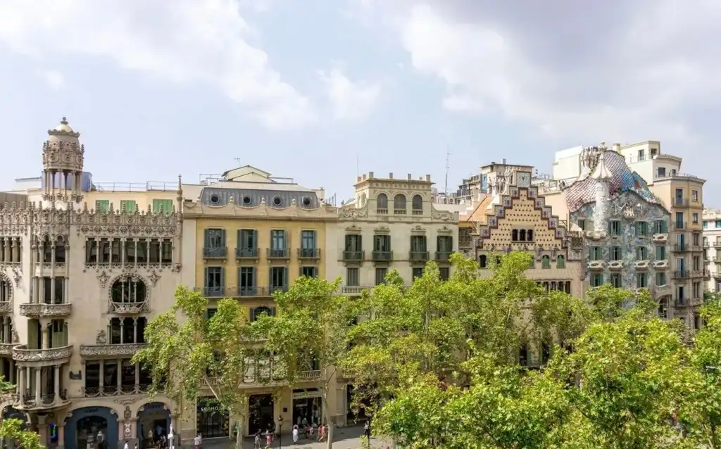 Vista exterior de Apartament en venda en Barcelona amb Aire condicionat i Moblat