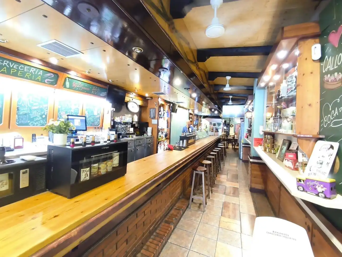 Business premises for transfer in Eixample, imagen 2
