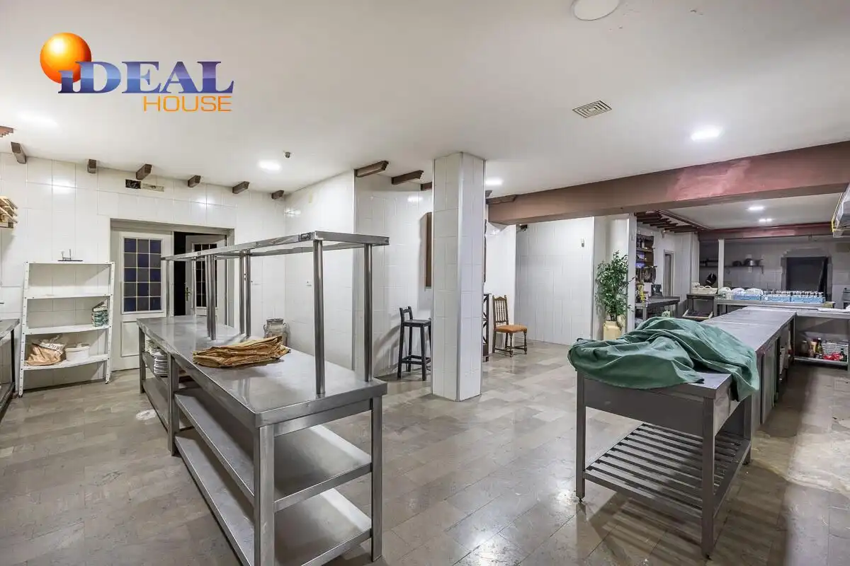 Local comercial en venda a Pinos Genil, imagen 26
