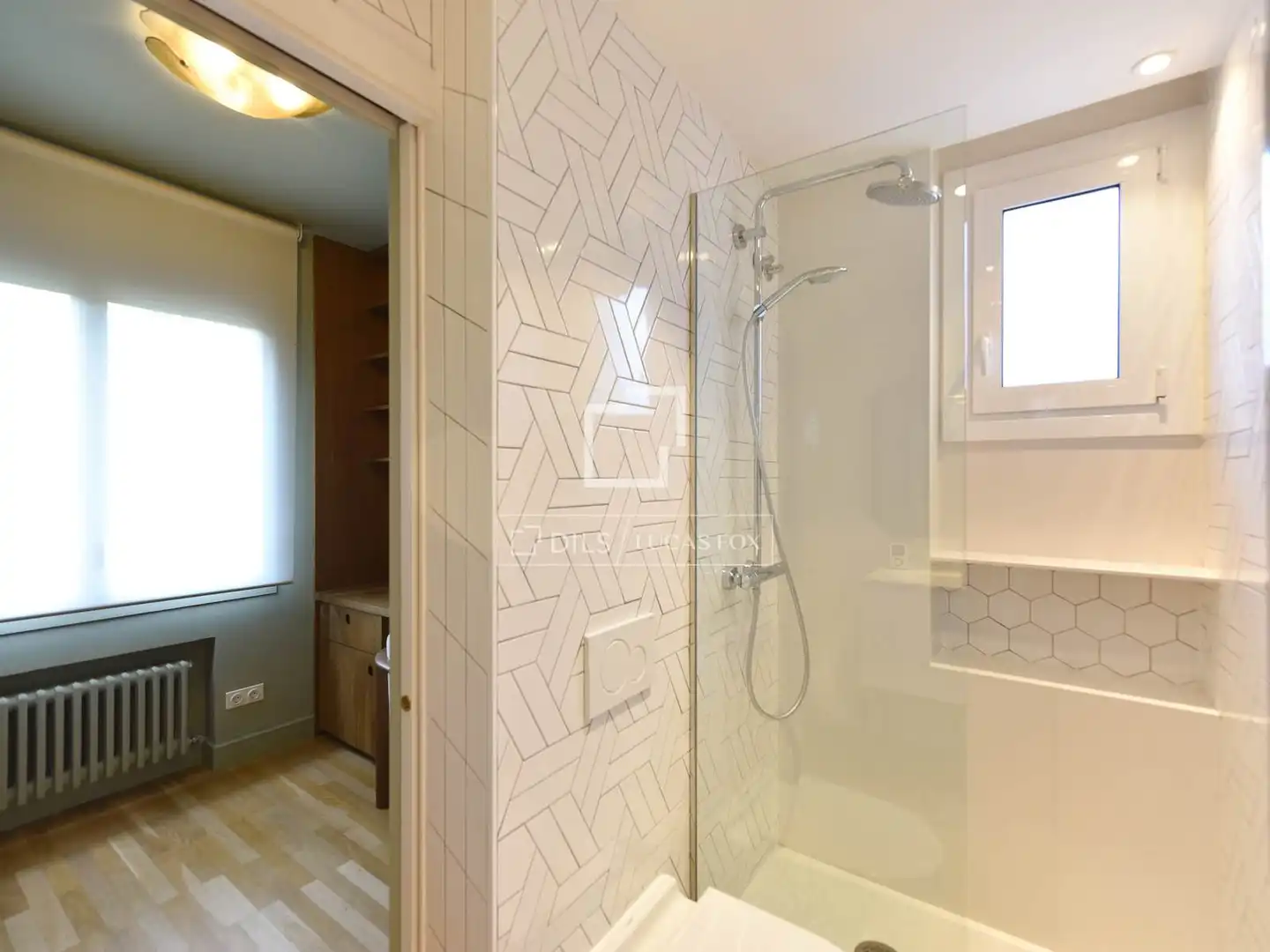 Bathroom of Flat for sale in Barcelona  with Air Conditioner, Heating and Terrace