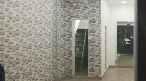EDIFICIO EN VENTA CON DOS LOCALES Y CINCO VIVIENDAS