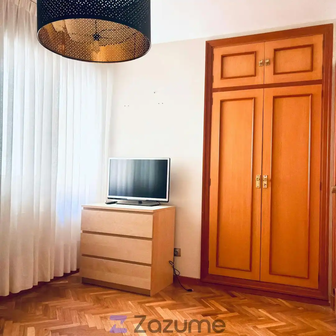Habitación de Apartamento de alquiler en Zaragoza con Aire acondicionado, Calefacción y Parquet