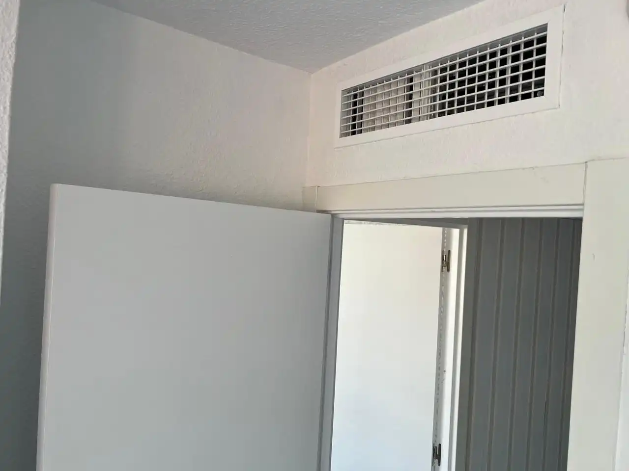 Office for rent in Fuengirola  with Air Conditioner