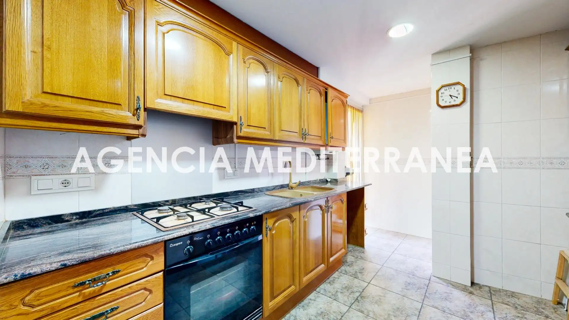 Kitchen of Flat for sale in Valencia  with Air Conditioner and Balcony