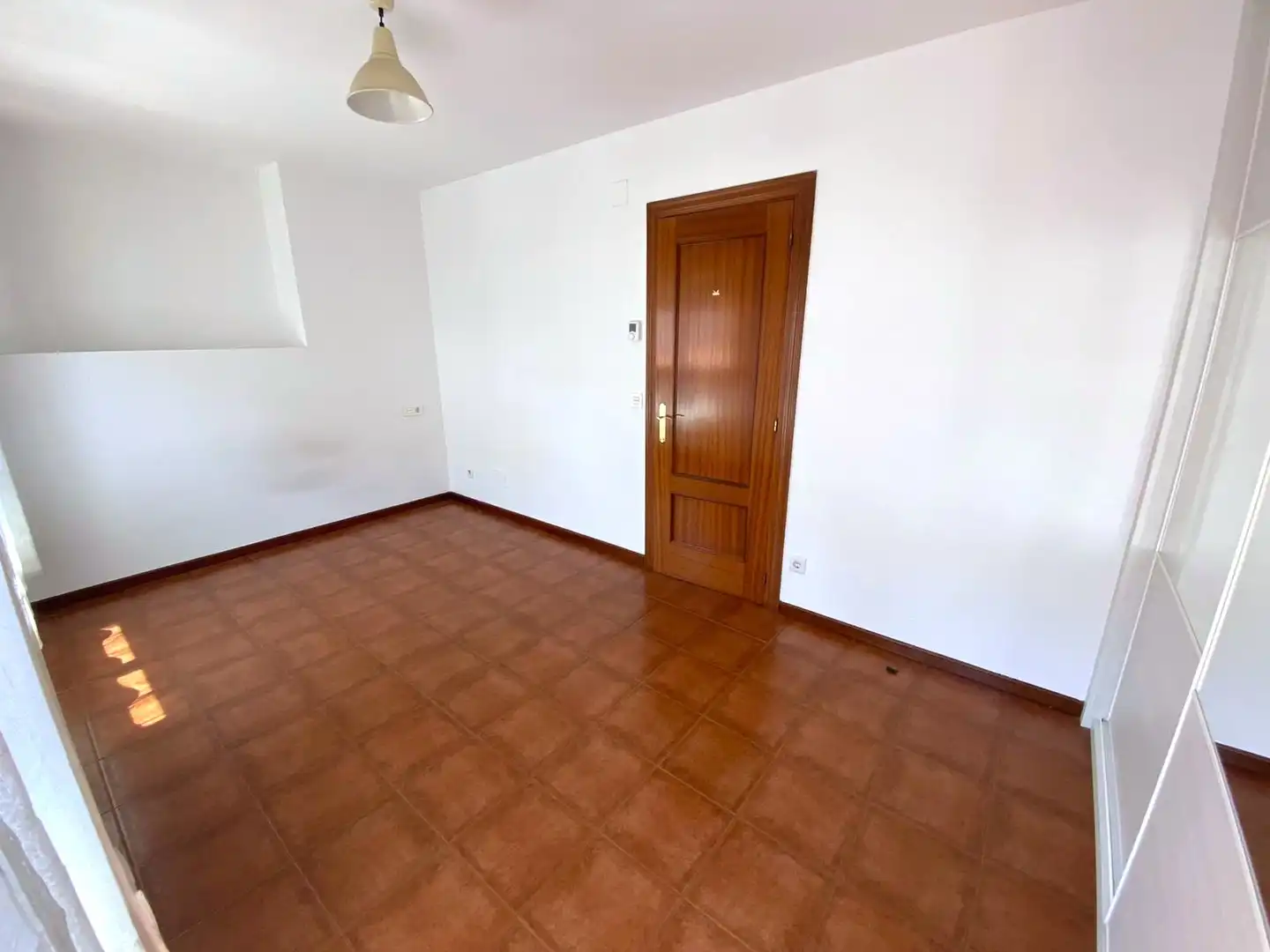 Schlafzimmer von Einfamilien-Reihenhaus zum Verkauf in Castro-Urdiales mit Heizung, Privatgarten und Parkett