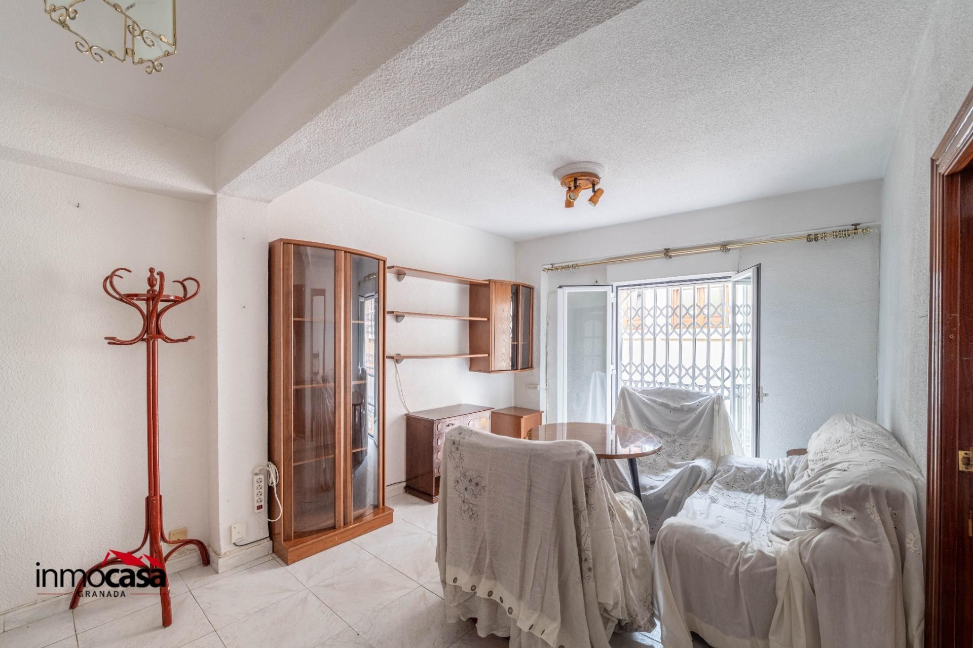 Habitación de Piso en venta en  Granada Capital con Terraza y Balcón