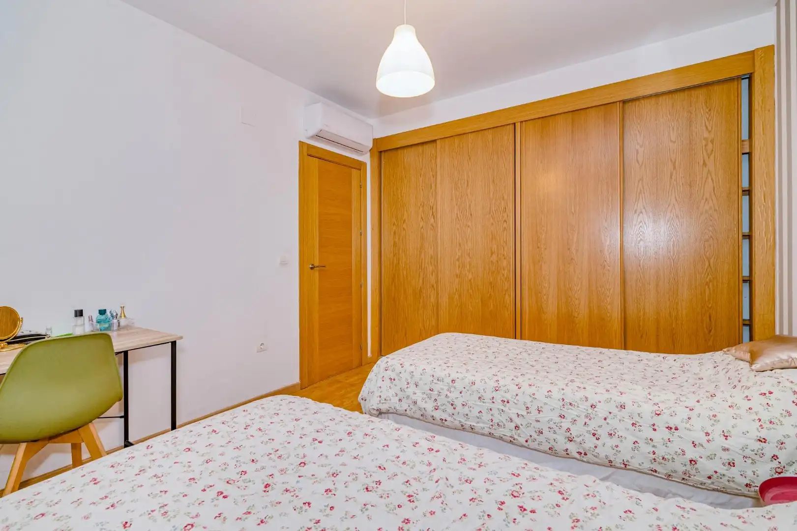 Schlafzimmer von Maisonette zum Verkauf in Granada mit Klimaanlage, Heizung und Möbliert