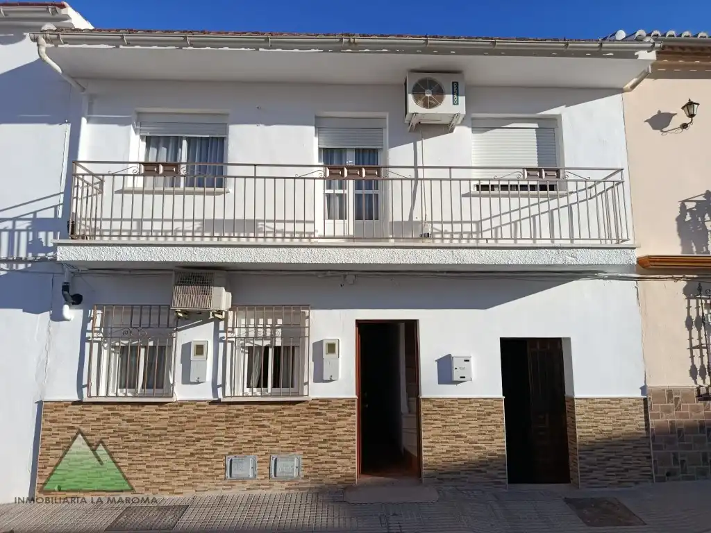 Casa amb terrassa en venda a Calle Cadiz