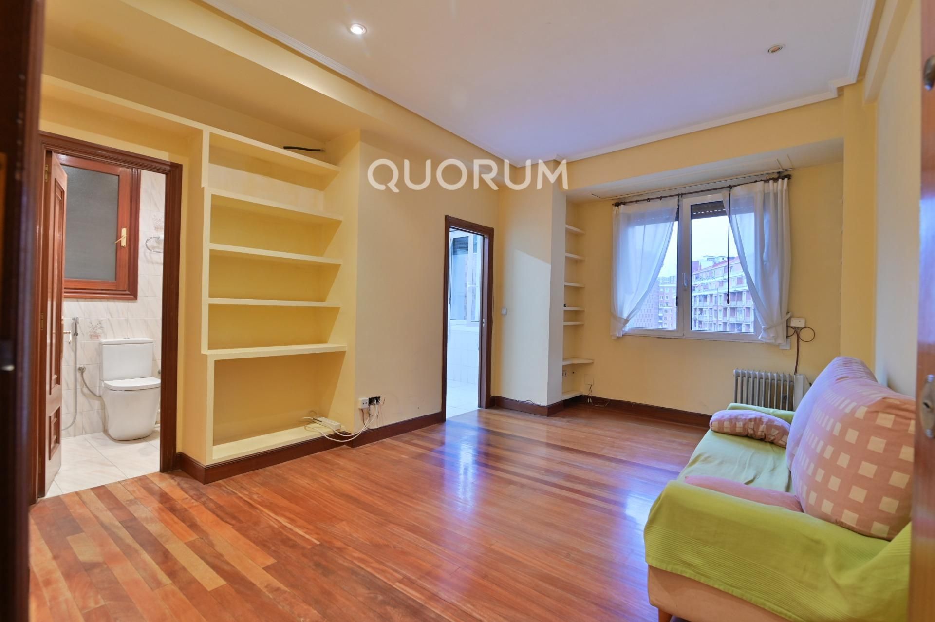 Habitación de Piso en venta en Bilbao  con Calefacción