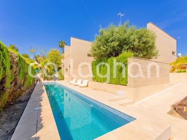 Villa avec balcon à vendre à Calle ERMITA NOVA